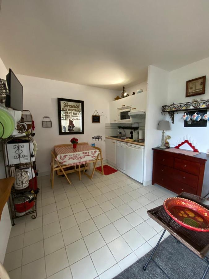 Studio En Rez De Jardin -"Le Petit Nid" A Trouville Esterno foto