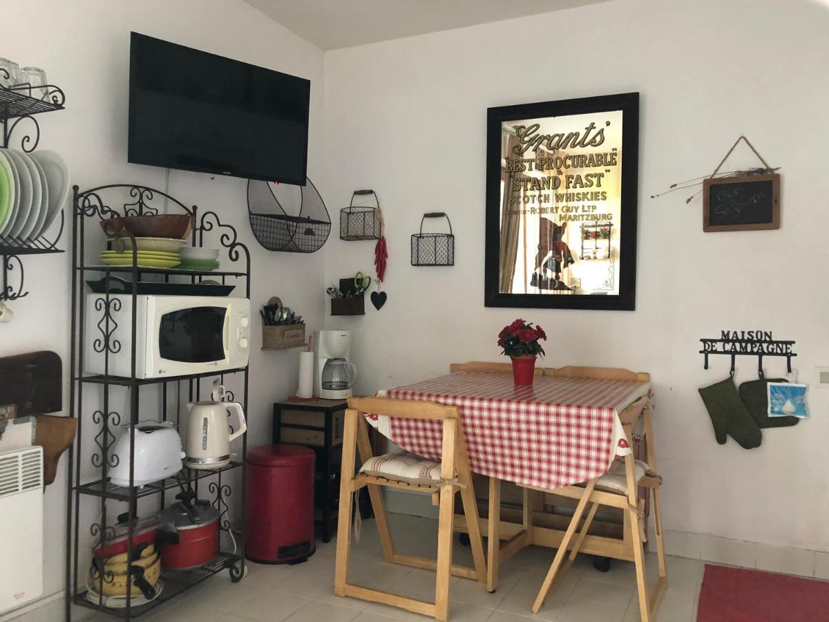 Studio En Rez De Jardin -"Le Petit Nid" A Trouville Esterno foto