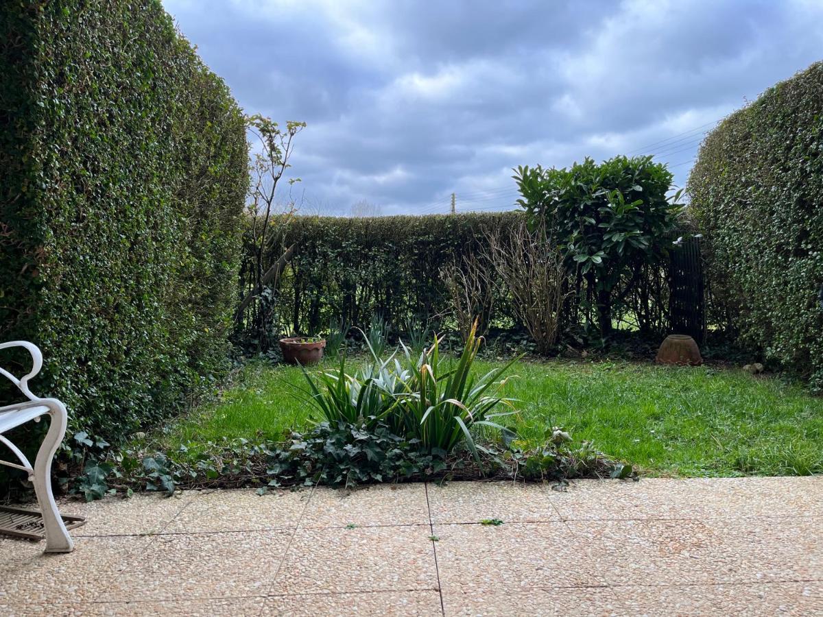 Studio En Rez De Jardin -"Le Petit Nid" A Trouville Esterno foto