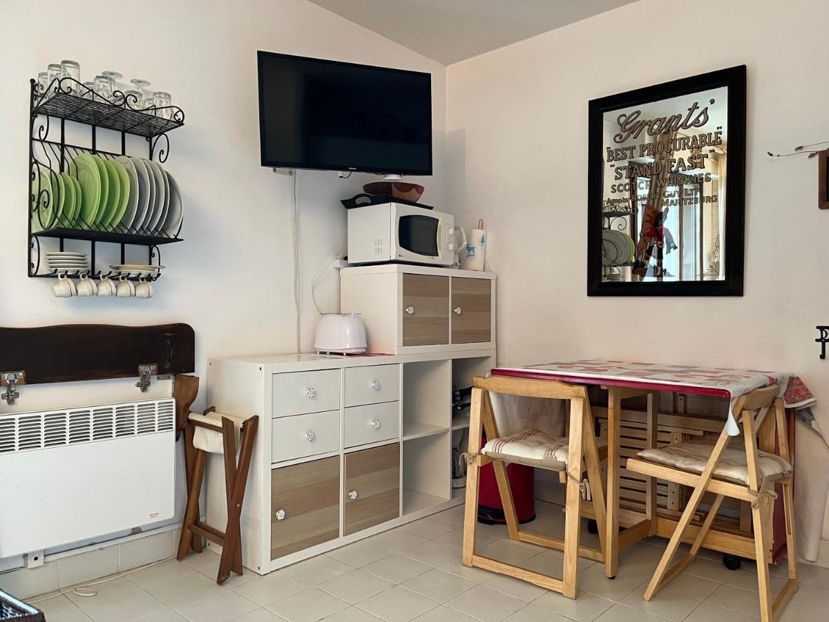 Studio En Rez De Jardin -"Le Petit Nid" A Trouville Esterno foto
